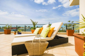 Exquisite Penthouse Apartment w Large Terrace Pool & Parking